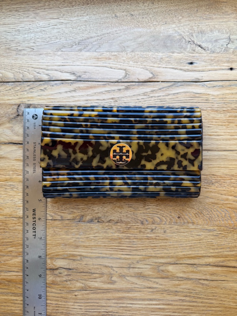 Tory Burch Tortoiseshell Resin Fold-Over Clutch with Logo Medallion - Picture 9 of 10